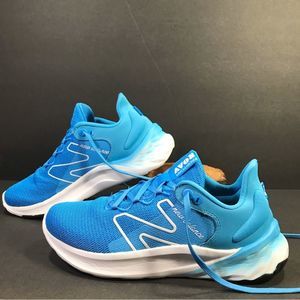 New Balance Fresh Foam ROAV Blue Women’s Sneakers // Shoe Size 10